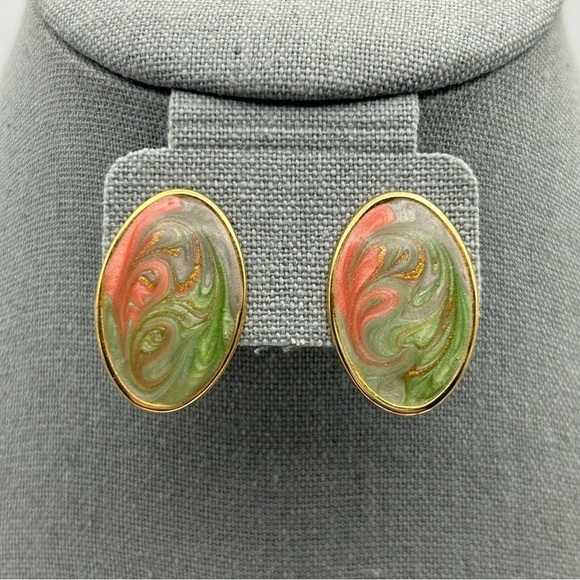 Vintage Gold Tone Round Oval Green and Pink Swirl Stud Pierced Earrings - Picture 2 of 5